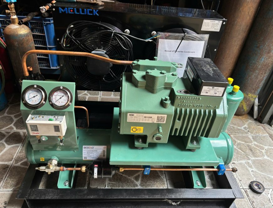 Lên cụm máy nén Bitzer 3hp gas R404 cho khách lắp kho
